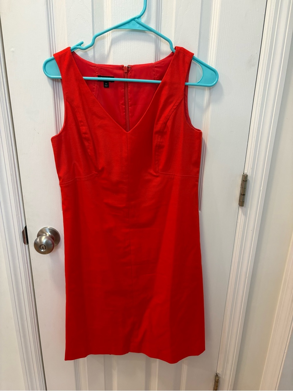 Talbots Womenโs V-Neck Sleeveless Dress